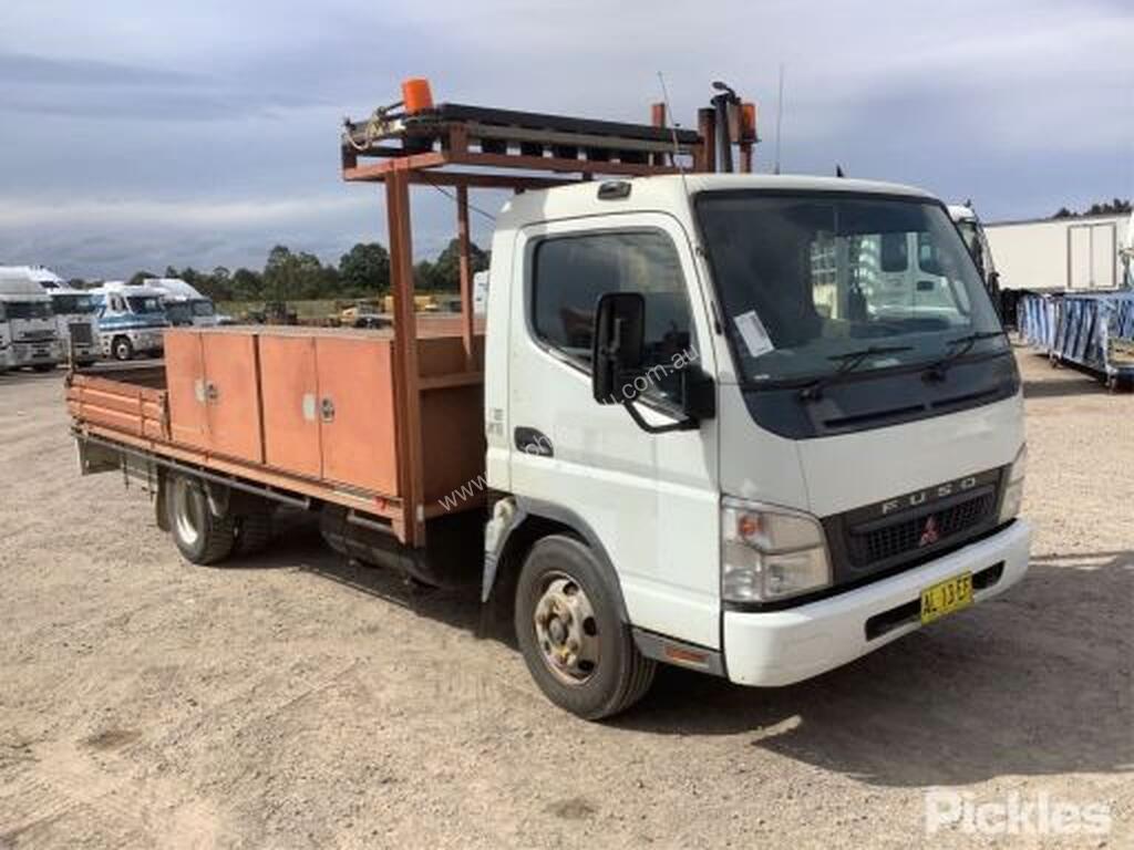 Mitsubishi canter фото