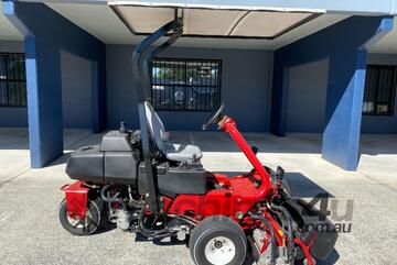 Toro Greensmaster 3150Q Only 587 Hours, Top of the Line option for Greens Maintenance!