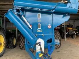 2017 Finch Engrg Finch 38T Grain Carts - picture0' - Click to enlarge