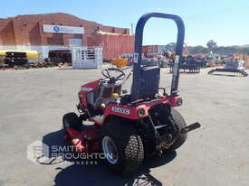 MASSEY FERGUSON GC2300 4X4 TRACTOR LAWN MOWER - picture2' - Click to enlarge