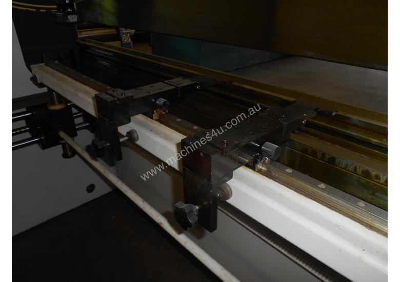 caption SHAW - YSD HPS CNC 3050mm X 165 TON SYNCRO 5 AXIS
