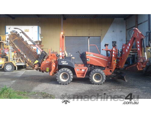 RT55 trencher , 175 hrs , side shift , front hoe ,