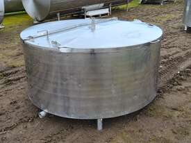 STAINLESS STEEL TANK, MILK VAT 1130lt - picture0' - Click to enlarge