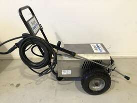 CW100 cold water pressure cleaner - picture1' - Click to enlarge