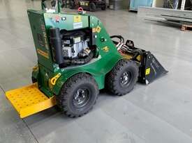 wheeled mini loader - picture1' - Click to enlarge