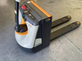 Electric Pallet Jack and Fork lift in 1 - picture0' - Click to enlarge