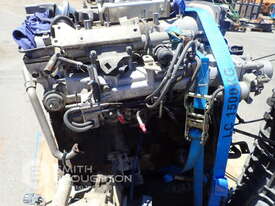 4 CYLINDER DIESEL ENGINE & 2 X TRANSMISSIONS - picture2' - Click to enlarge