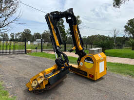 McConnell 6500T Slasher Hay/Forage Equip - picture1' - Click to enlarge