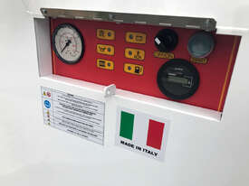 Portable Diesel Compressor 25.2HP 64CFM - ROTAIR VRK 185 - picture0' - Click to enlarge