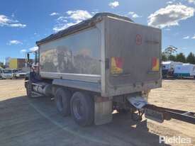 2005 Mack CH688RS - picture2' - Click to enlarge
