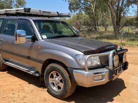 Toyota Landcruiser 100 - picture0' - Click to enlarge