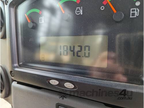 caption 2015 CAT D3K2 XL 1,800 hrs