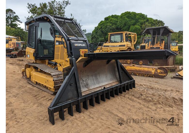 caption 2015 CAT D3K2 XL 1,800 hrs