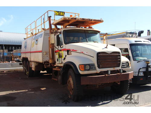 MACK CV 713 GRANITE SERVICE TRUCK