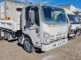 Isuzu NPR - picture0' - Click to enlarge