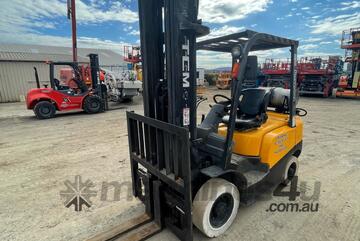 TCM FG25T3 GAS 6 M Fork Lift 2.5 ton Container Mast