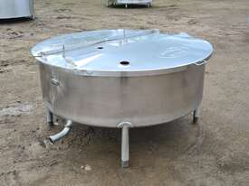 900lt STAINLESS STEEL TANK, MILK VAT - picture0' - Click to enlarge