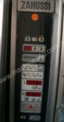 caption Zanussi SHC00085 Used Combi Oven