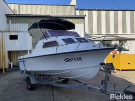 Fibreglass Runabout Boat - picture0' - Click to enlarge