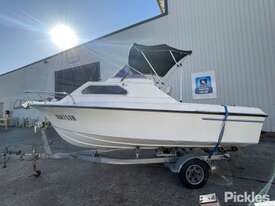 Fibreglass Runabout Boat - picture2' - Click to enlarge