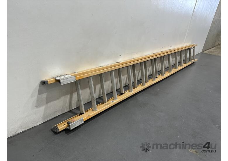 New gorilla Gorilla 12ft Fibreglass Extension Ladder Ladders in