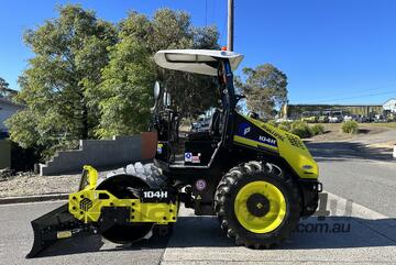 Multipac   4Tonne Padfoot Roller