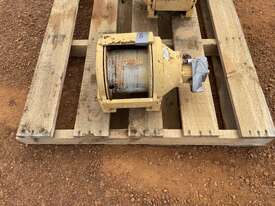 5 T Pullmaster Winch - picture1' - Click to enlarge