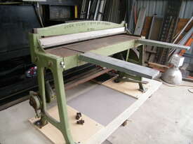 guilotine  1250 mm  wide  cut - picture0' - Click to enlarge