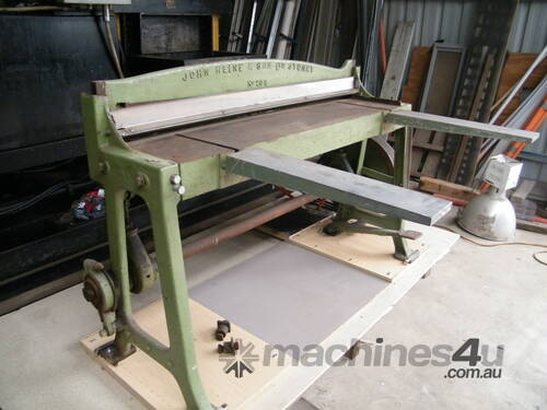 guilotine  1250 mm  wide  cut