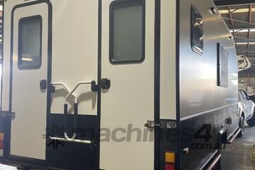 Boss Portable Crib room