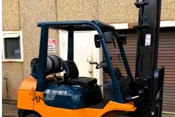 Toyota Forklift With New Engine & Paint