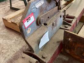 Metal Shear / Guillotine-Mubea -Manual Lever Handle Operated Monted - picture0' - Click to enlarge