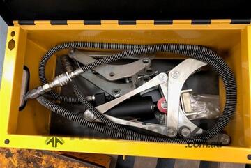 STEVE VICK, HYDRAULIC PIPE CRACKERS,