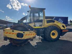 2016 Bomag BW 213 PDH-5 Articulated Padfoot Vibrating Roller - picture2' - Click to enlarge