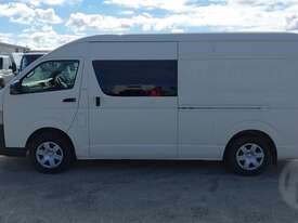 Toyota Hiace - picture2' - Click to enlarge