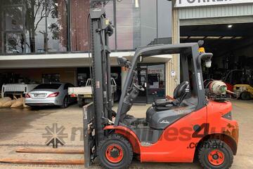 Late 2019 LPG 2.5ton LINDE 4.5m Side Shift/Fork Positioner New Tires Low Hrs