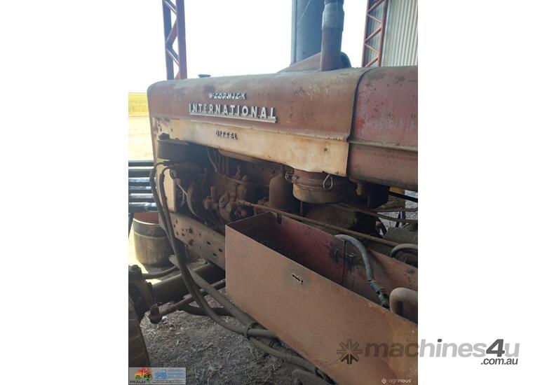 (2506) A 554 International Tractor (Goondiwindi, QLD)