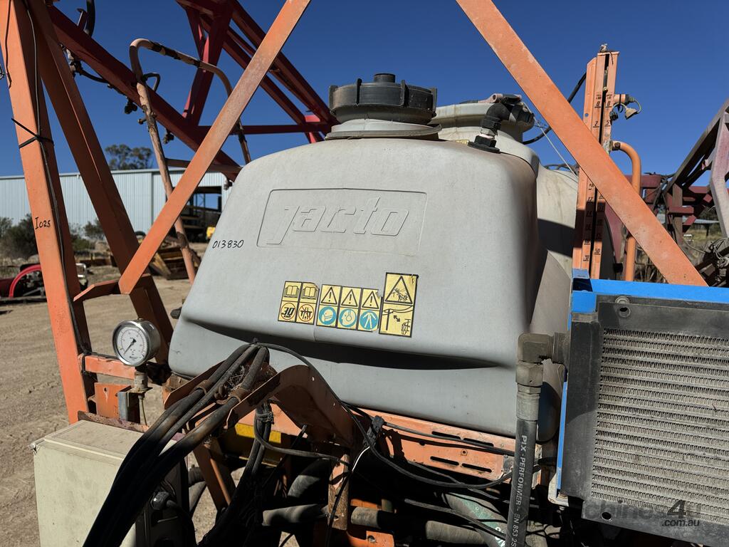 Used Jacto Jacto Spray Rig With Hardi Controller In Stafford Qld