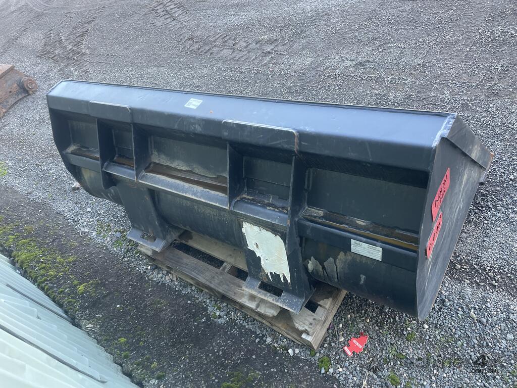 Used Norm Engineering Skid Steer Mud Bucket 2040mm Wide As New Skid