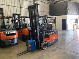  TOYOTA 7FBE18 68834 1.8 TON 1800 KG CAPACITY ELECTRIC FORKLIFT 6000 MM 3 STAGE MAST - picture1' - Click to enlarge