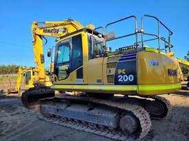 2018 KOMATSU PC200LC_8  - picture1' - Click to enlarge