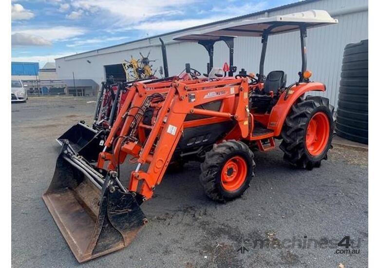 caption Kioti EX50 Tractor 50hp + 4 in 1 Bucket & Low Hours!