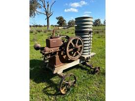 MOBILE STATIONARY MOTOR WITH TANK - picture0' - Click to enlarge