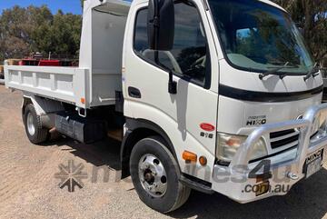 Hino   300 Tipper Truck