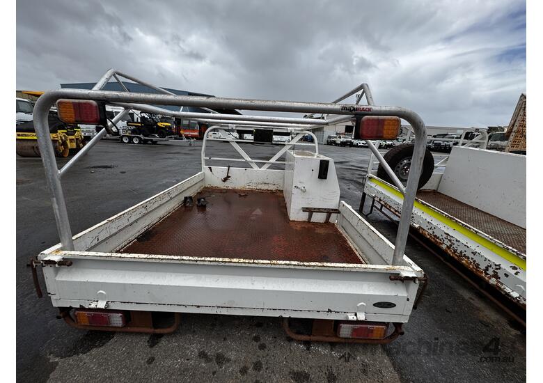 caption Single Cab Ute Tray w/ Toolbox