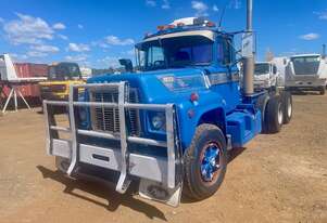 Mack   R series cab/chassis