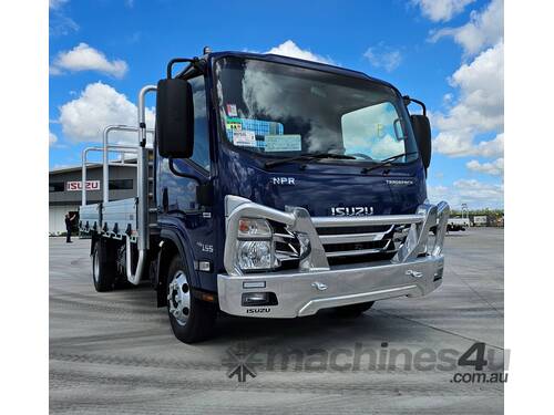 caption 2024 Isuzu NPR 45/55-155 AMT MWB TRADEPACK PREMIUM Tray
