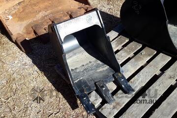 Custom 300MM Excavator Trench Bucket Suits 4-5 Tonne