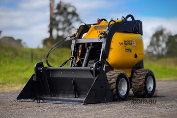 Wacker Neuson SM325-27W Skid Steer Loader