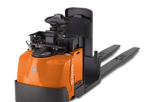 Toyota   8510 Order Picker